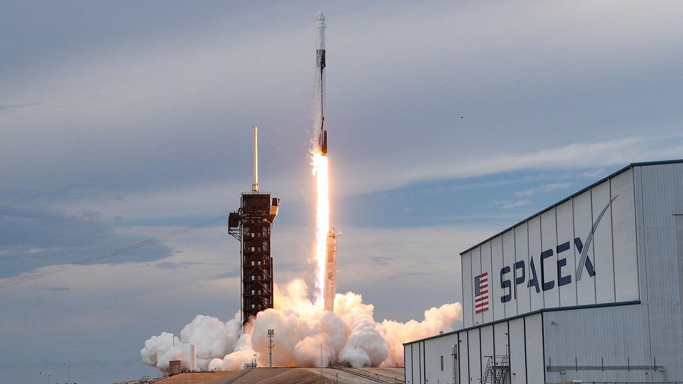 SpaceX: La Valutazione da 1,5 Trilioni che Sta Ridefinendo la Space Economy